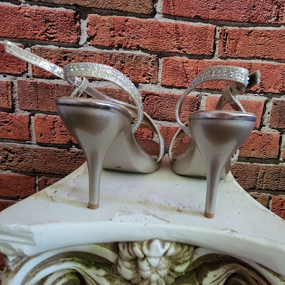 Silver Slippers - Picture 4 of 10